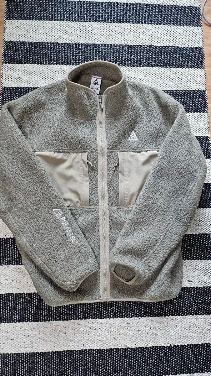 ナイキ acg アーティック フルジップアップ L