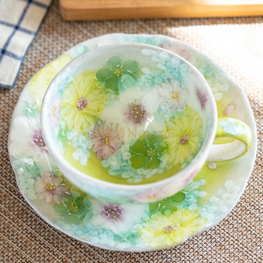新品ゆずりは工房 瀬戸焼手描き 彩小花紋 コーヒーカップ ソーサ