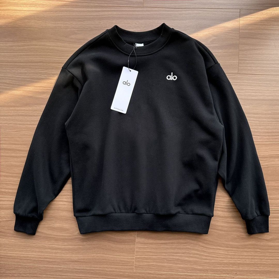 新品!未使用 Alo Yoga ACCOLADE CREW NECK PULLOVER ラウンド 新品!未使用 Alo Yoga ACCOLADE CREW NECK PULLOVER ラウンド