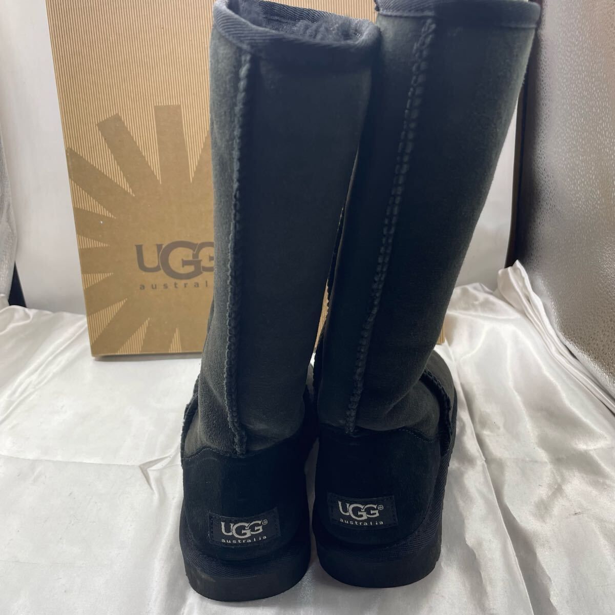 UGG ブラック ムートンブーツ UGG (アグ) サイドジップ ムートンブーツ