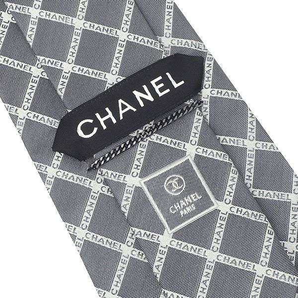 【美品】 CHANEL シャネル　ネクタイ　ブランドロゴ　グレー　シルバー CHANEL シャネル ネクタイ グレー×ピンク - 中古ファッション