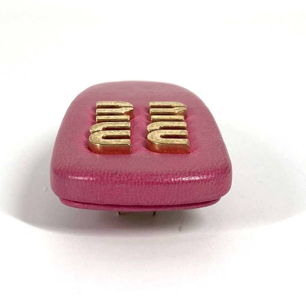 MIUMIU ミュウミュウ ヘアピン ロゴ レザー ピンク - メルカリ