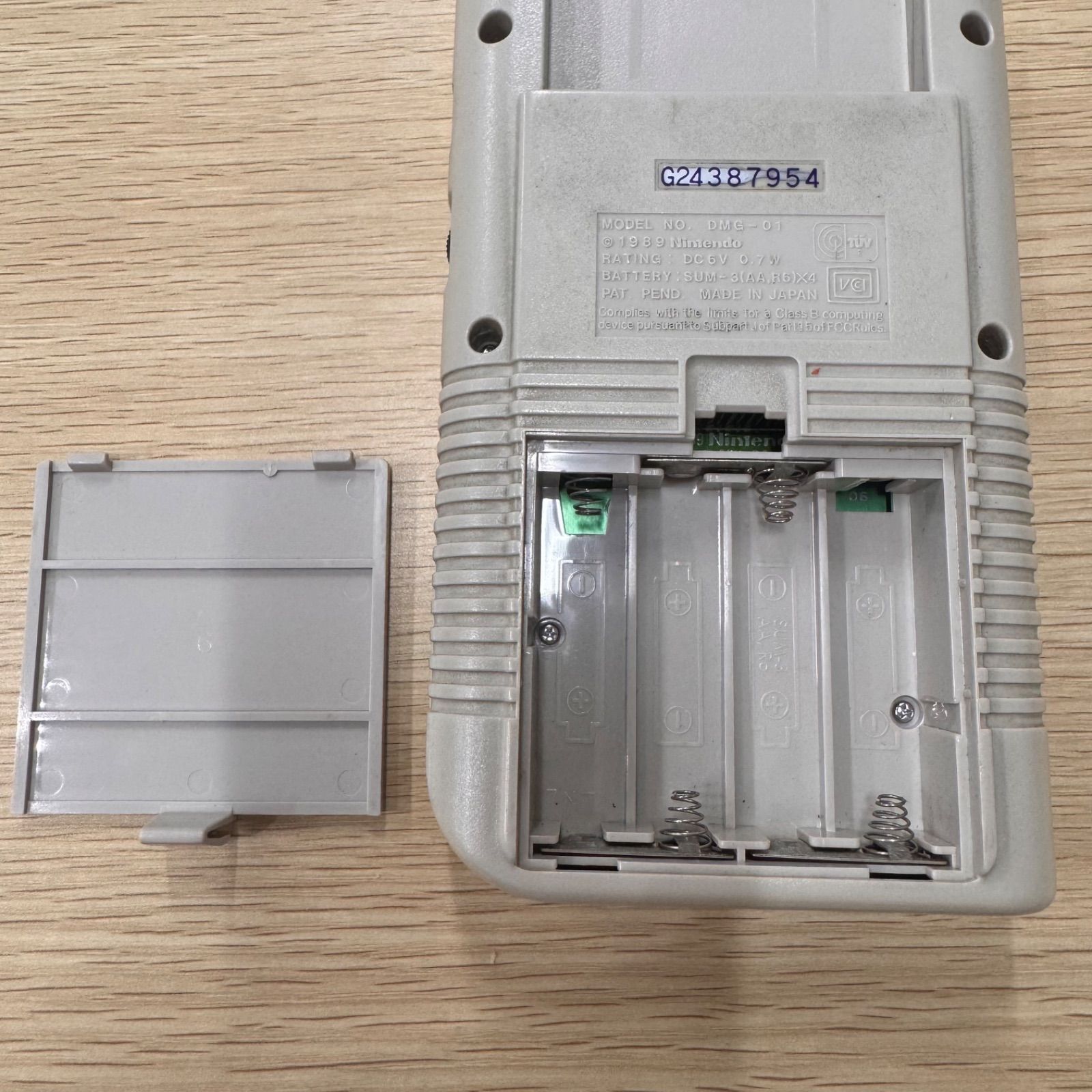 GB 『初代 ゲームボーイ 本体 』箱.説明書付き.ジャンク品. 初代ゲームボーイ本体 箱、説明書付き ジャンク品 - メルカリ