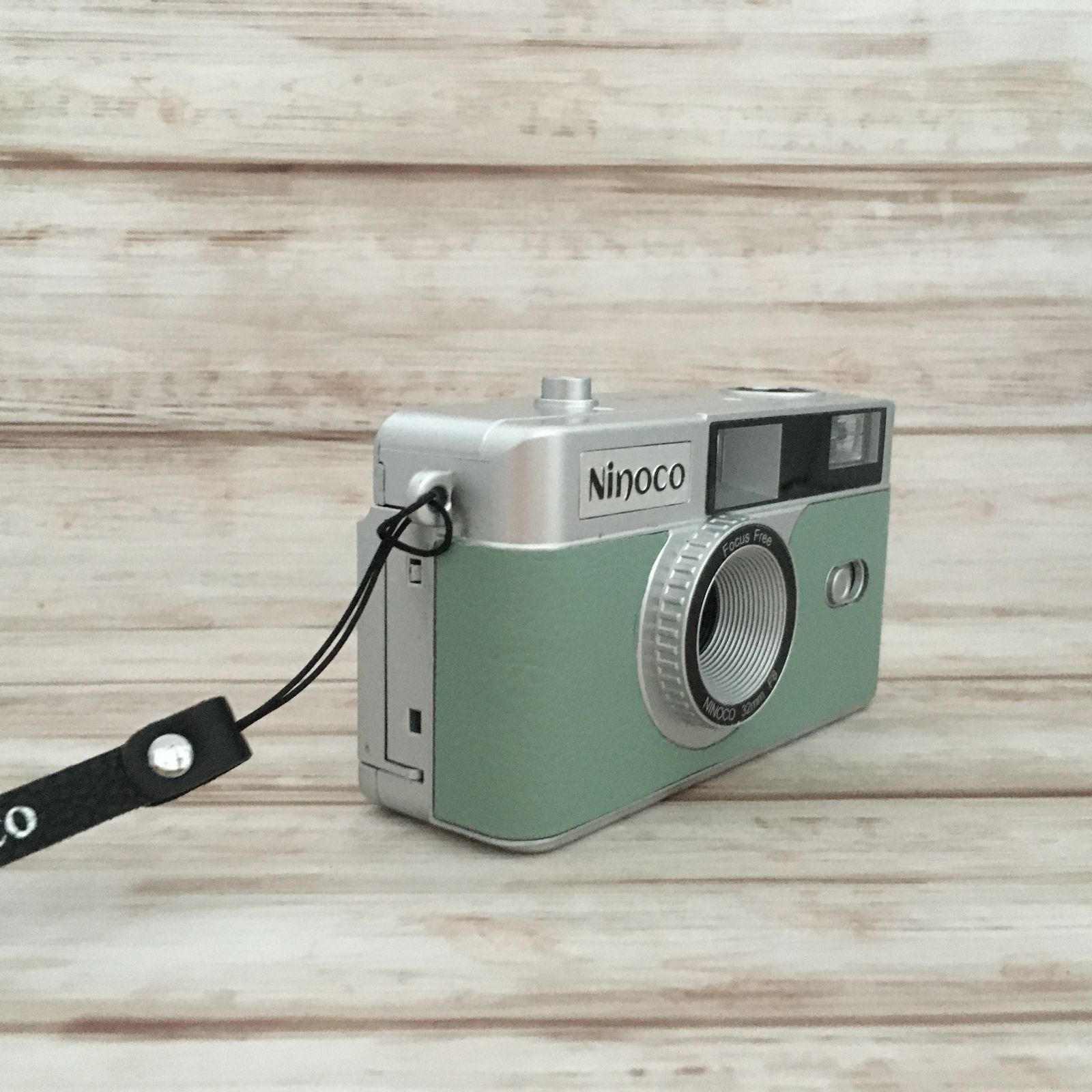 シンプル＆コンパクト！ 35mmフィルムカメラ【オパールグリーンの本革