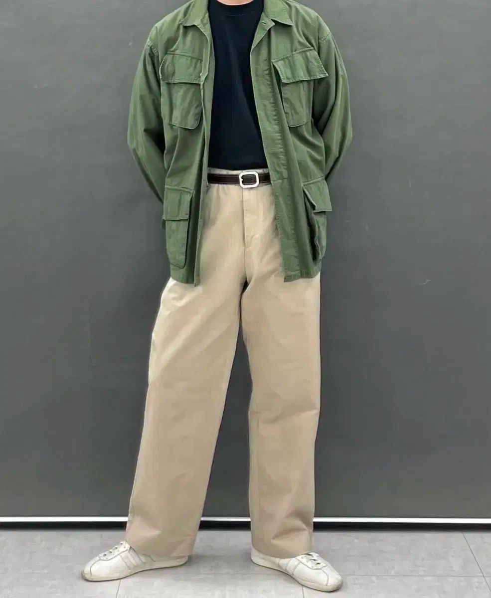 オフィサー L