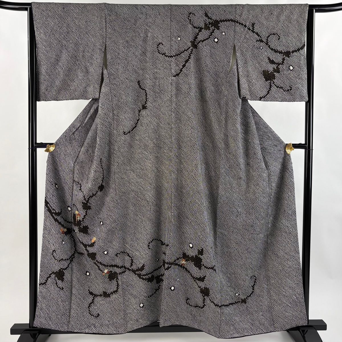 訪問着 身丈158cm 裄丈63cm S 袷 花唐草 松 総絞り 刺繍 黒灰 正絹 名品