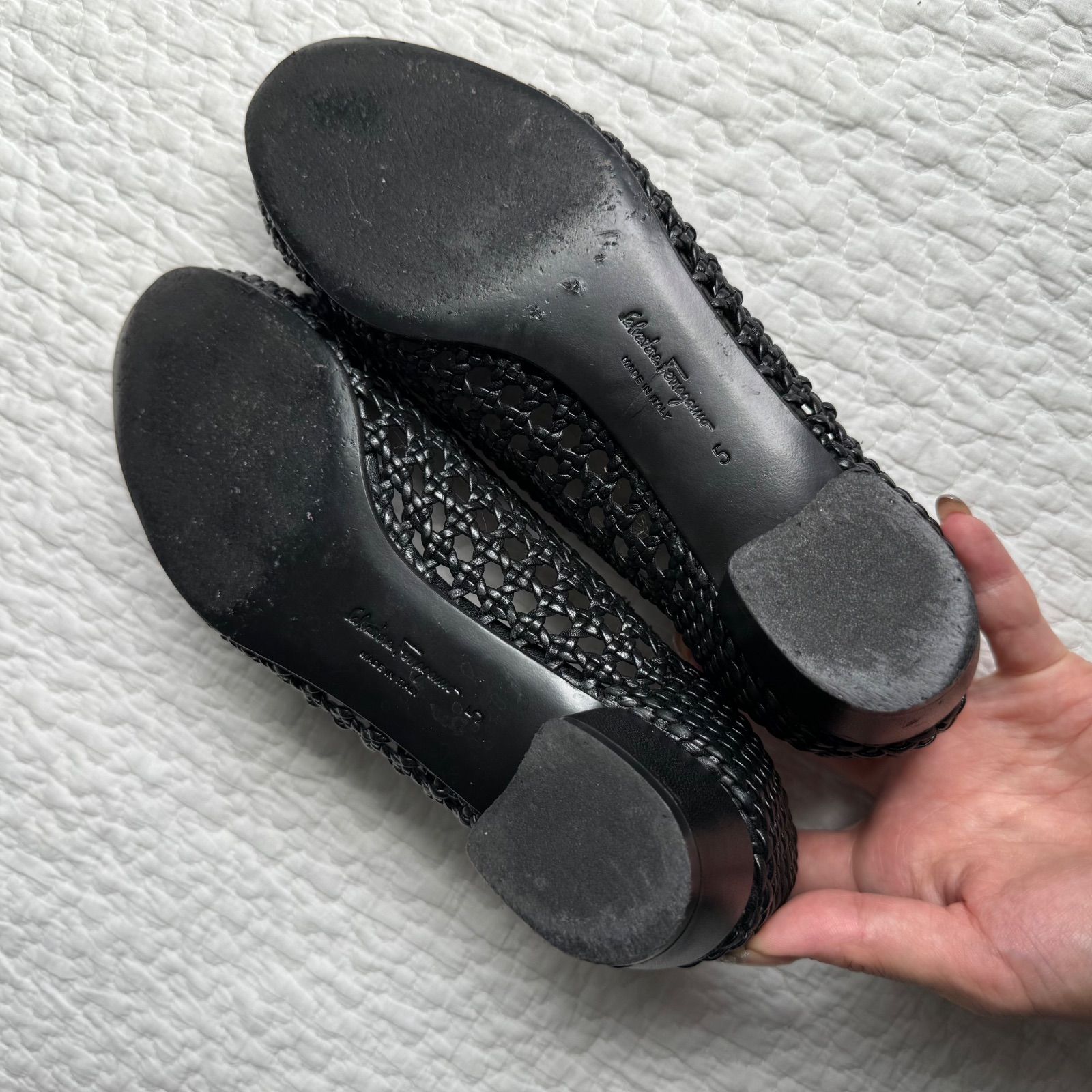 極美品 サルヴァトーレフェラガモ レザーパンプス ヴァラ リボン 黒 23 箱 Salvatore Ferragamo - 新品同様 サルヴァトーレフェラガモ