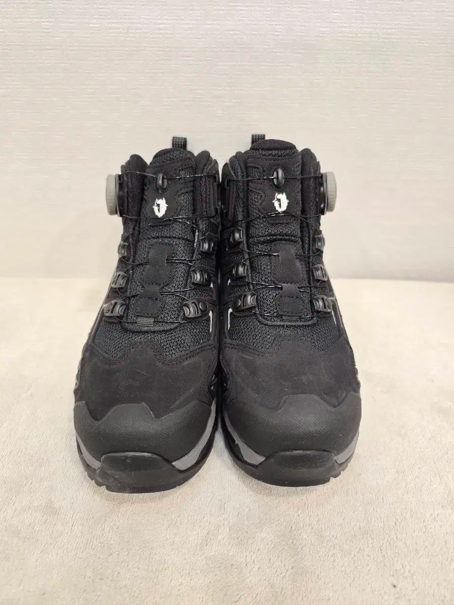 BLACK YAK ブラックヤク GORE-TEX ゴアテックス BoA ボアシステム 登山靴 240mm