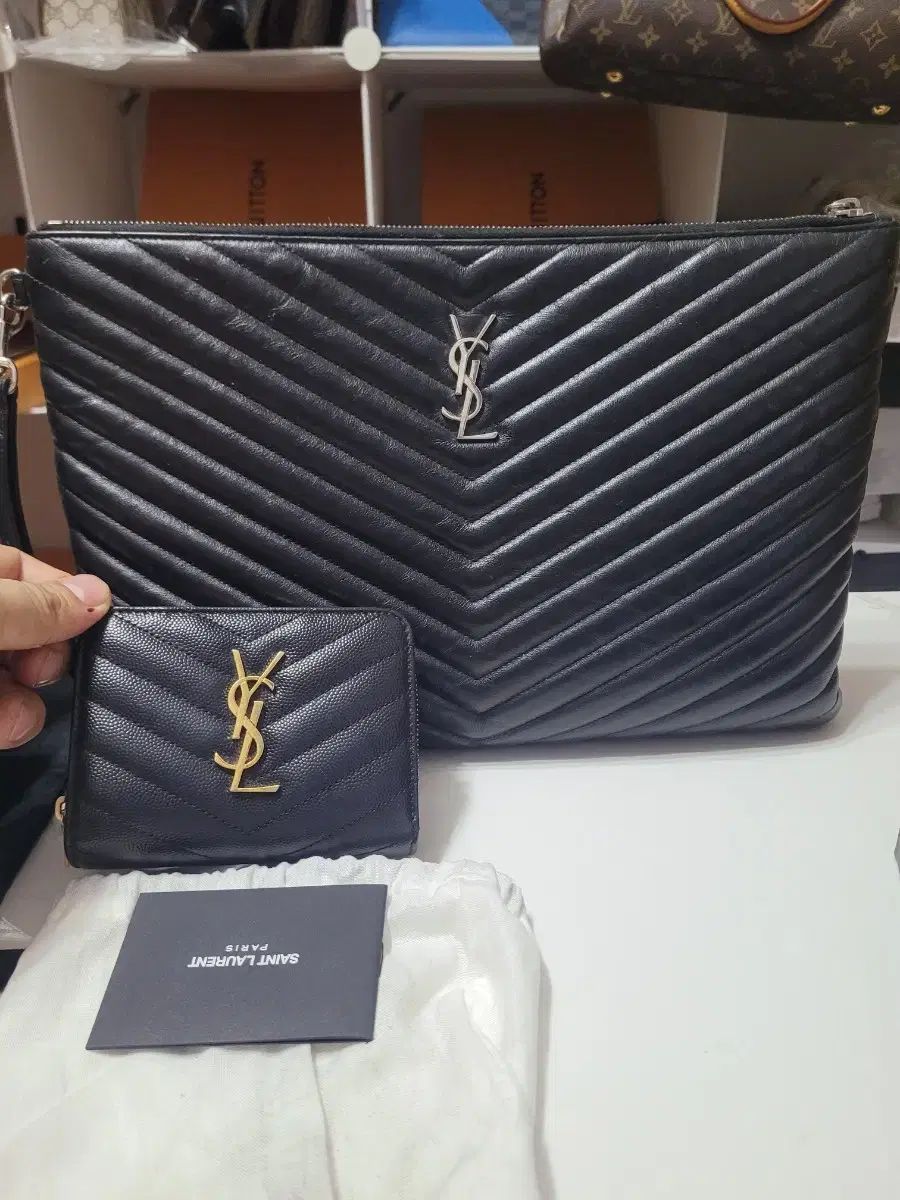 夢を追いかけて Saint Laurent サンローラン かわいい二つ折り財布 単品 それでも可愛い