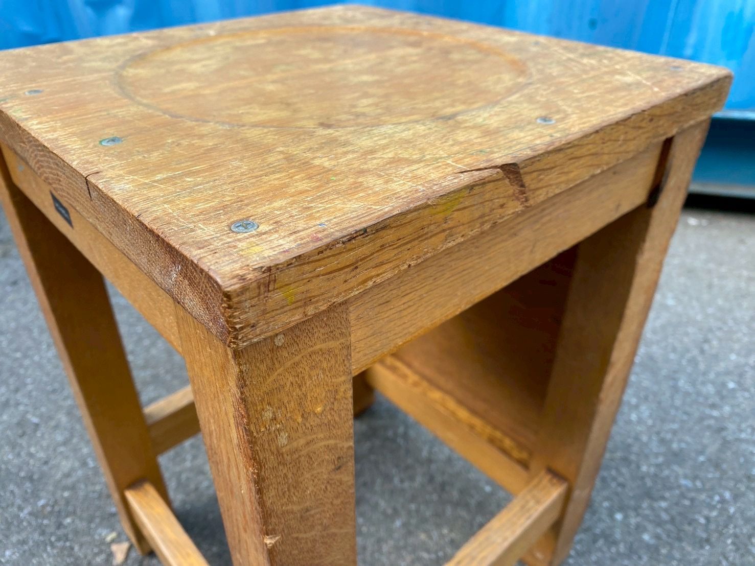 木製スツール　図工室の椅子　アンティーク □アンティーク 椅子 図工室の椅子 木製椅子 角 セール スツール