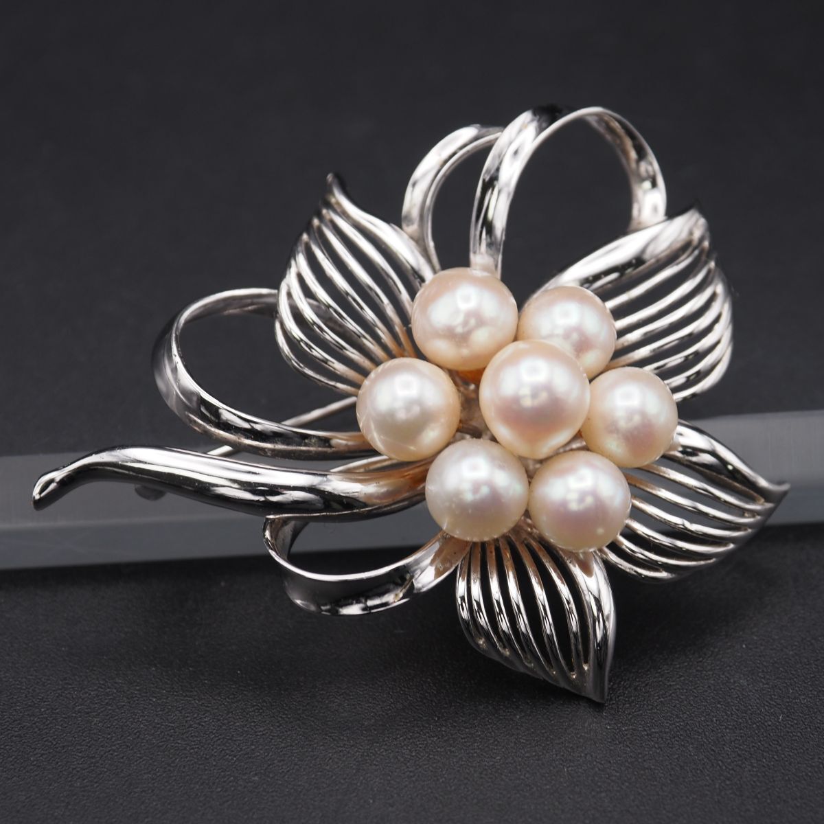 H065 本真珠 6.7-7.5mm7珠 パール SILVER刻印 ブローチ フラワー デザイン シルバー コサージュ 6月誕生石