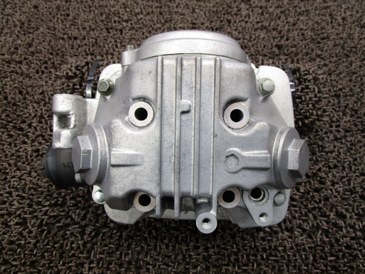 シリンダーヘッド