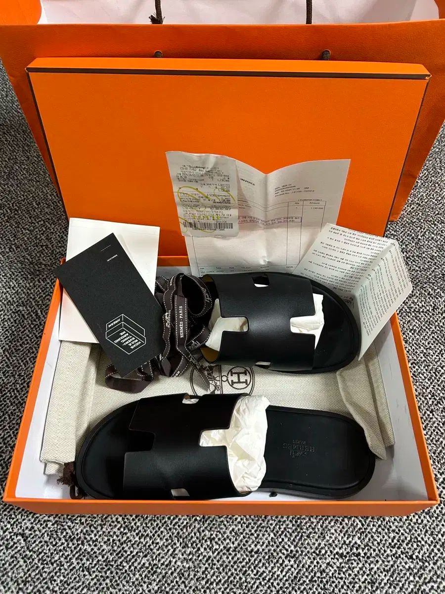 プール構成| 41 5 Size HERMES エルメス イズミール スリッパ 黒