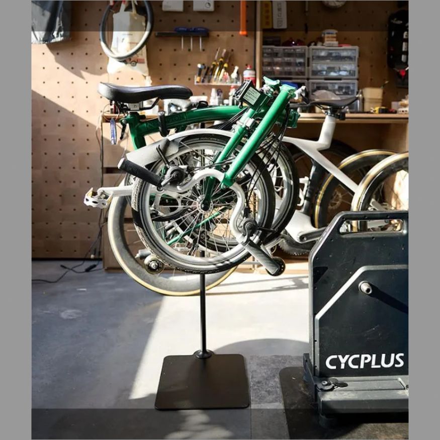 折りたたみ自転車用の駐車台は簡単で取り付けやすく