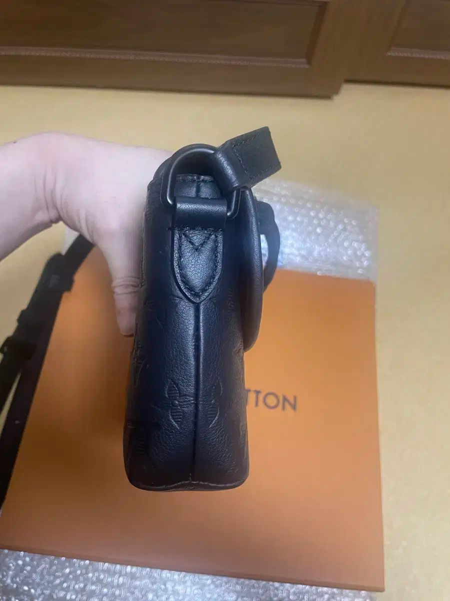 ルイヴィトン パール ウェアラブル ブラック DECORATOM_COM_BR