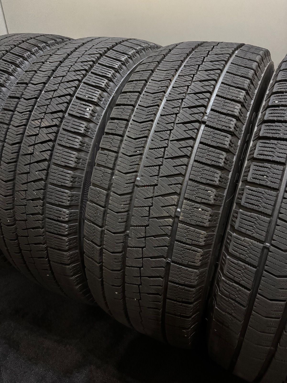 ☆215/55R17 BRIDGESTONE/VRX2 21年製 スタッドレス 4本
