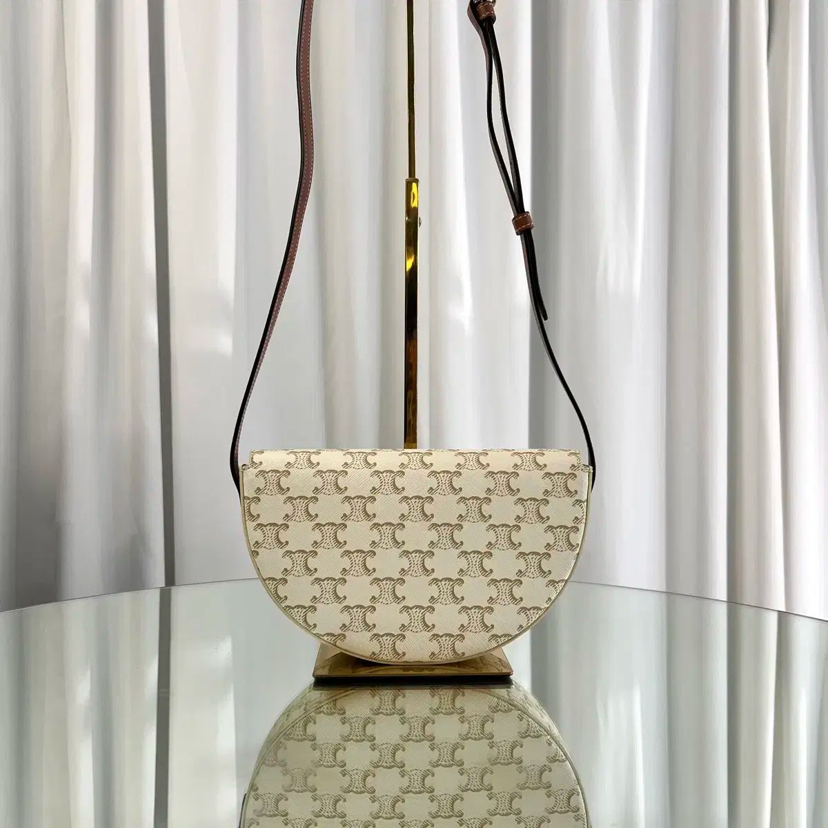 級 セリーヌ トリオンフ キュイール ヴェサチェ