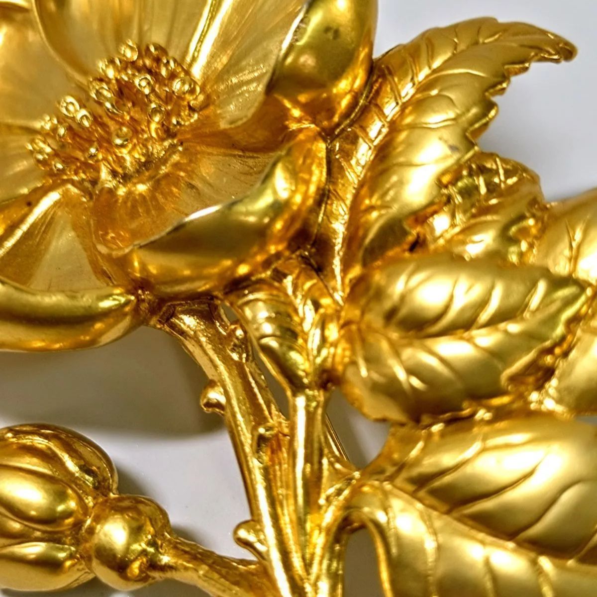 KENZO ケンゾー/ブローチ ゴールド×ブラック Kenzo ケンゾー ブローチ ゴールドカラー