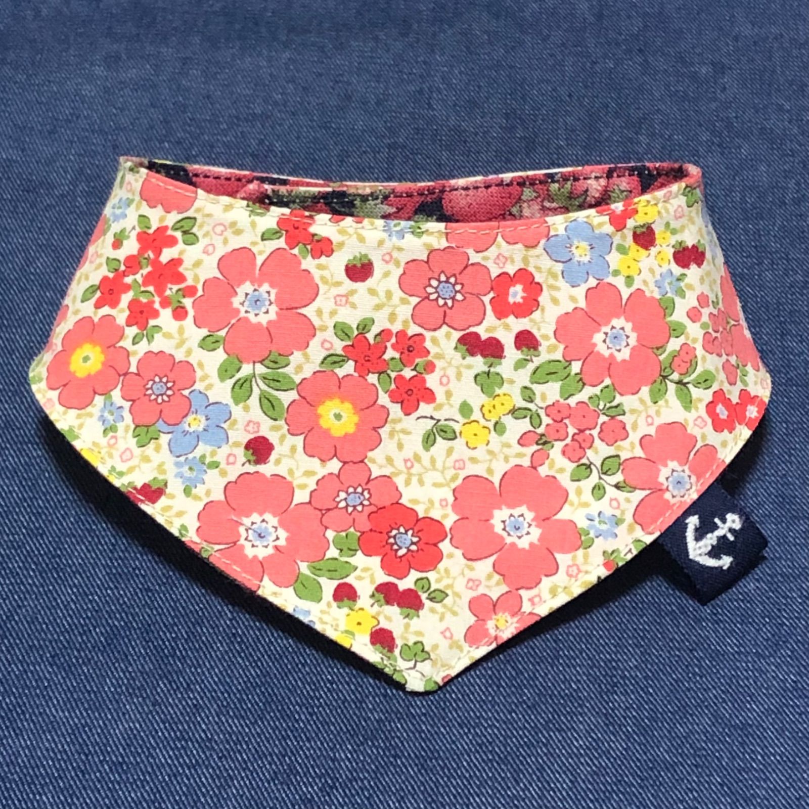 No.3040☘️ 犬猫用 リバーシブル バンダナ Sサイズ 花柄 ネイビー No.3040☘️ 犬猫用 リバーシブル バンダナ Sサイズ 花柄