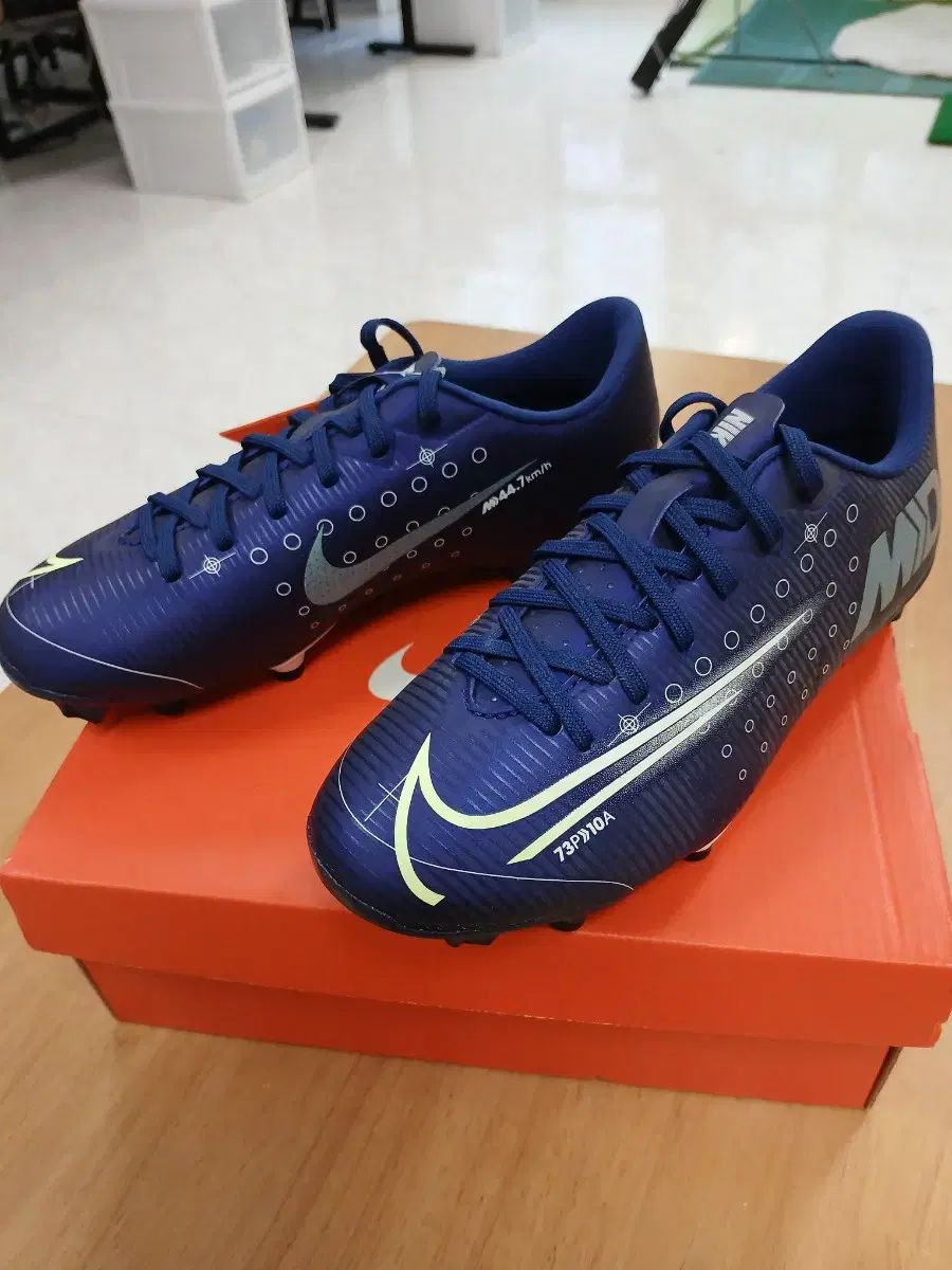 【雷市場（ポンジャン）商品韓国直送】 NIKE(ナイキ) ジュニア 蒸気 13 アカデミー MDS FG MG サッカーシューズ CJ0980