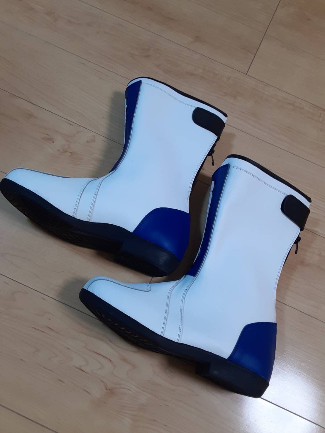 即日発送 在庫一点のみ ケビン シュワンツ レーシングブーツ EUROPE43サイズ レプリカ