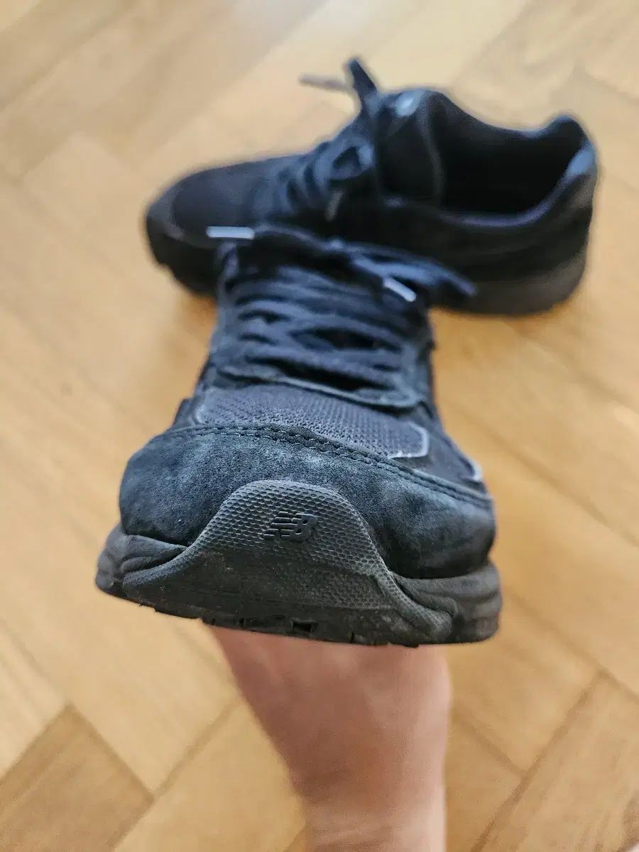 990v4