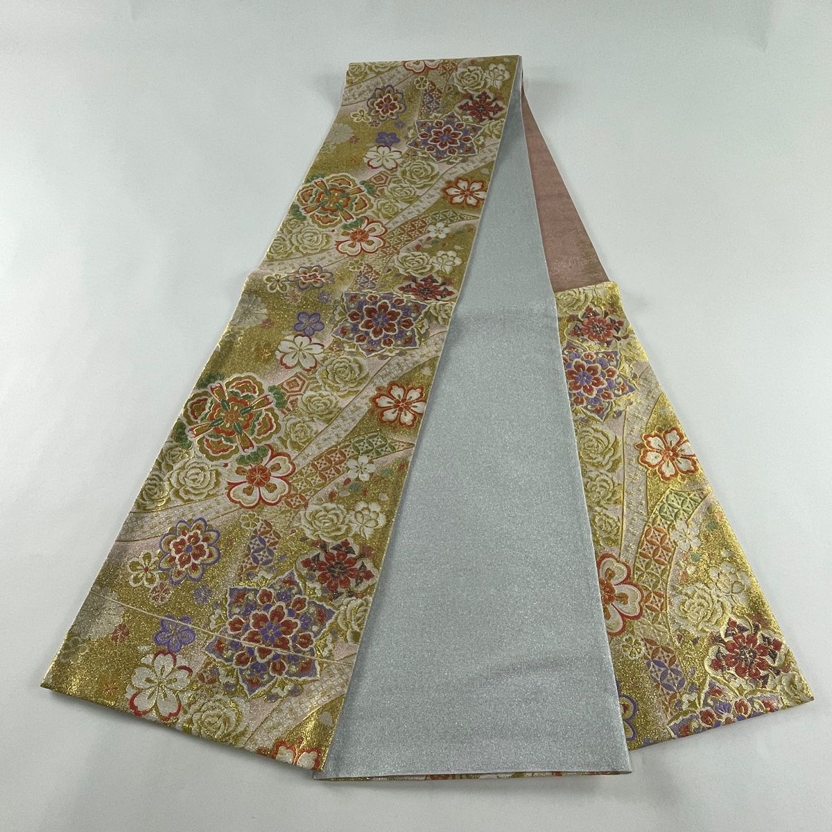 袋帯 美品 秀品 華文 草花 金糸 箔 金色 六通 正絹 【中古