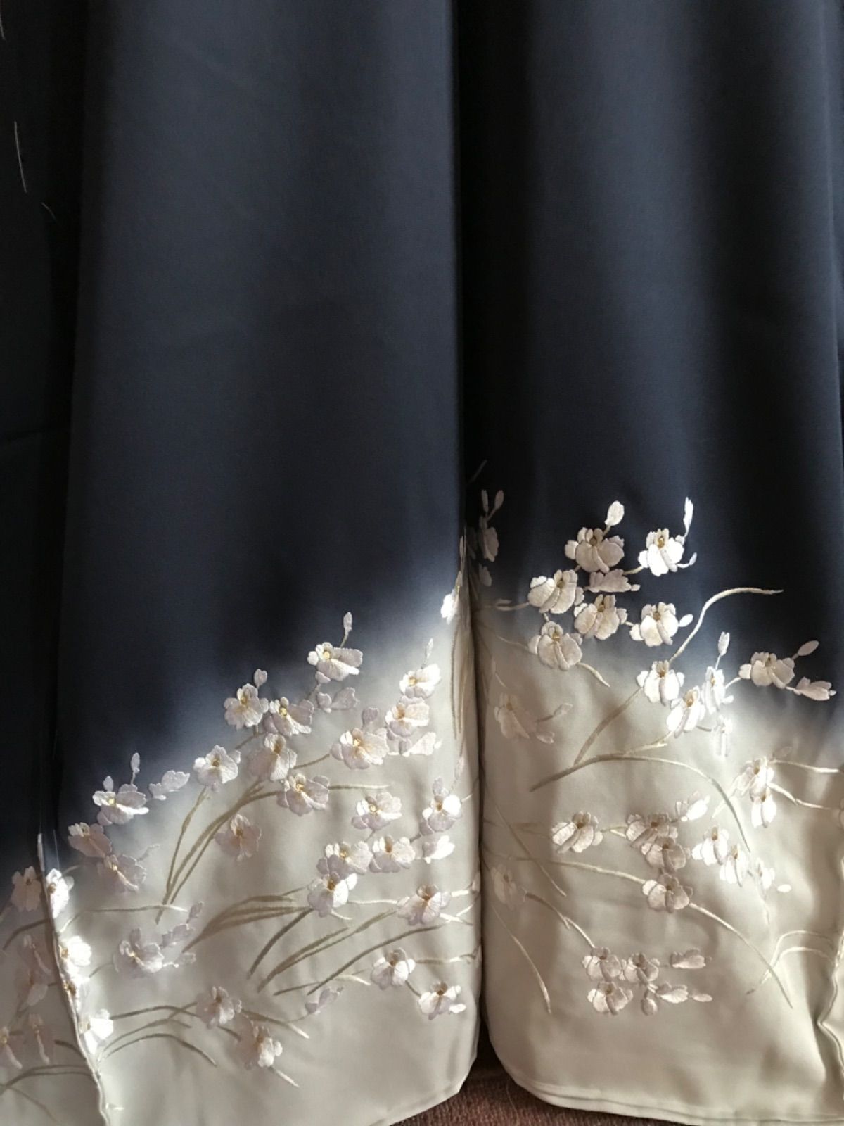No.46総刺繍訪問着[蘇州刺繍］紺地胡蝶蘭　　未使用　未仕立て No.46総刺繍訪問着[蘇州刺繍］紺地胡蝶蘭未使用未仕立て