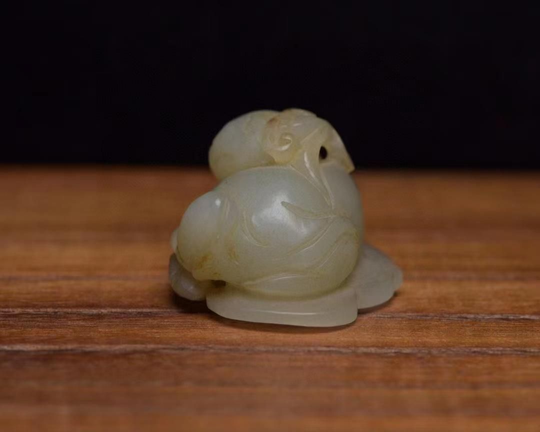 中国古美術・和田玉如意童子・和田玉製・細密彫・根付・裝身具・