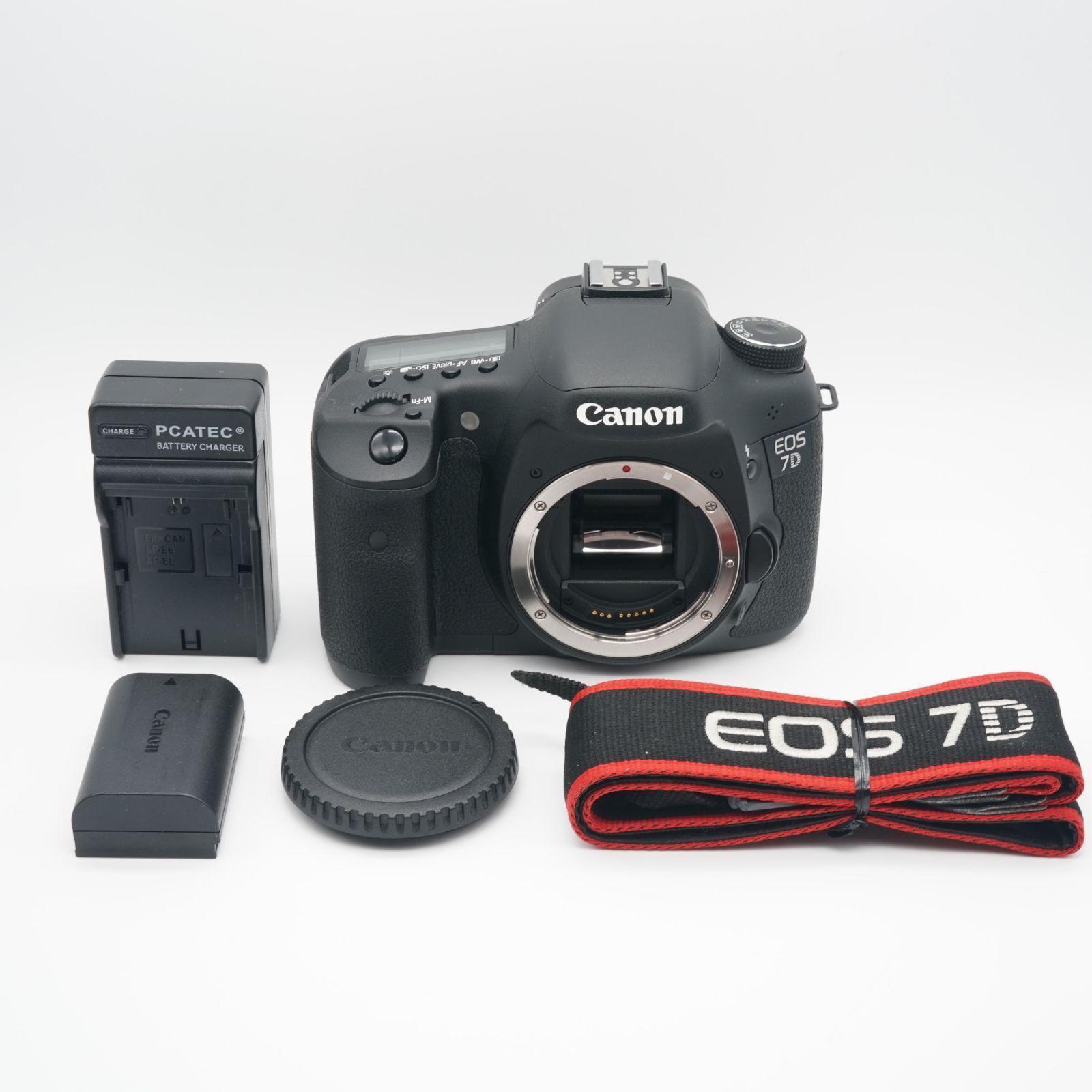 新品級 Canon デジタル一眼レフカメラ EOS 7D ボディ EOS7D シャッター回数18,303回！ - メルカリ