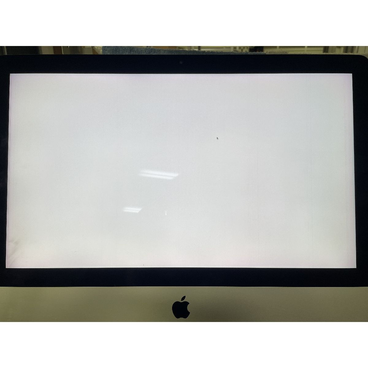 Apple iMac Retina 4K 21.5インチ 2017 一体型 PC 16GB SSD 28GB HDD 1TB Core i5 7400 3.00GHz Monterey ジャンク T10530393