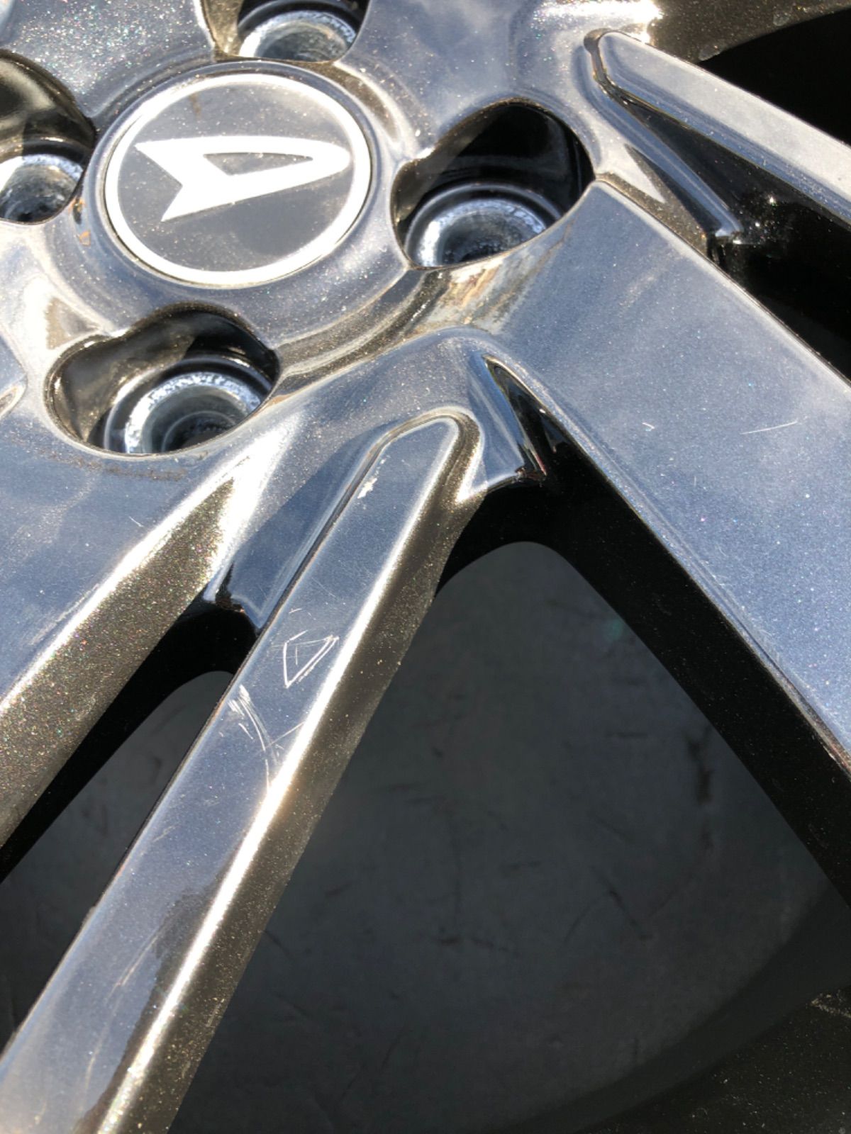 エキサイティングな ダイハツ ロッキー 純正アルミホイール 16インチ 6J 40 トヨタ ライズ スバル レックス ブラック 黒色 全国配信早速送料無料！