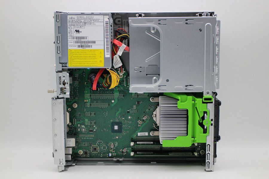 富士通ESPRIMO D558/TX i3-8100 12GB 256GB 富士通 ESPRIMO D558/TX Core i3 8100 3.6GHz/8GB/256GB(SSD