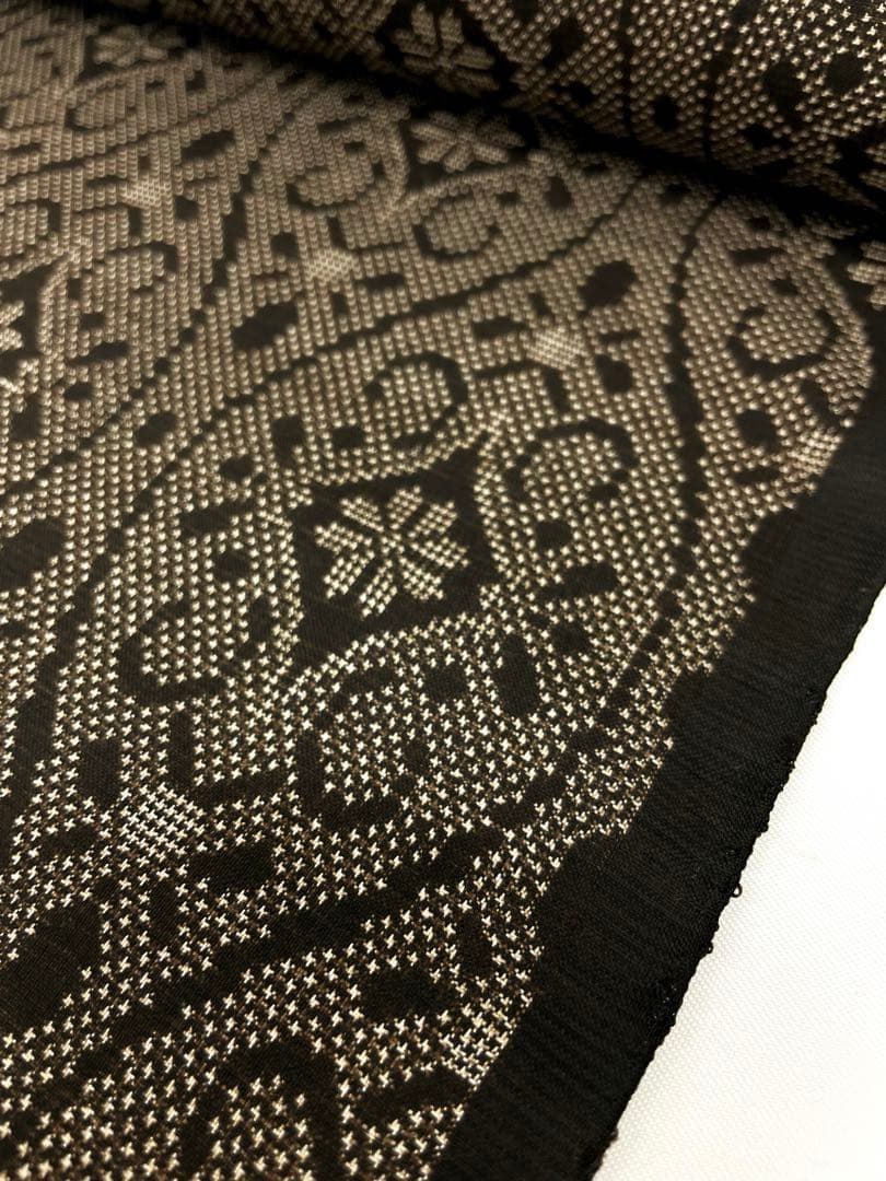 本場奄美大島紬 古代染色 純泥染 通産大臣指定伝統的工芸品 正絹 反物