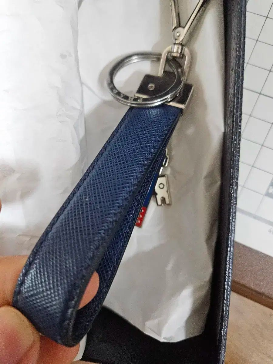  PRADA プラダ ロボット キーホルダー ネイビー キーホルダー キーリング 小物