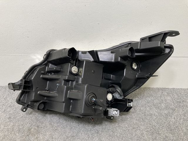 人気アイテムお得に購入！ ルーミー トール カスタム 純正 前期 右 ヘッドライト ランプ レベライザーLED STANLEY W3918 81130-B1220 トヨタ 144565 綺麗