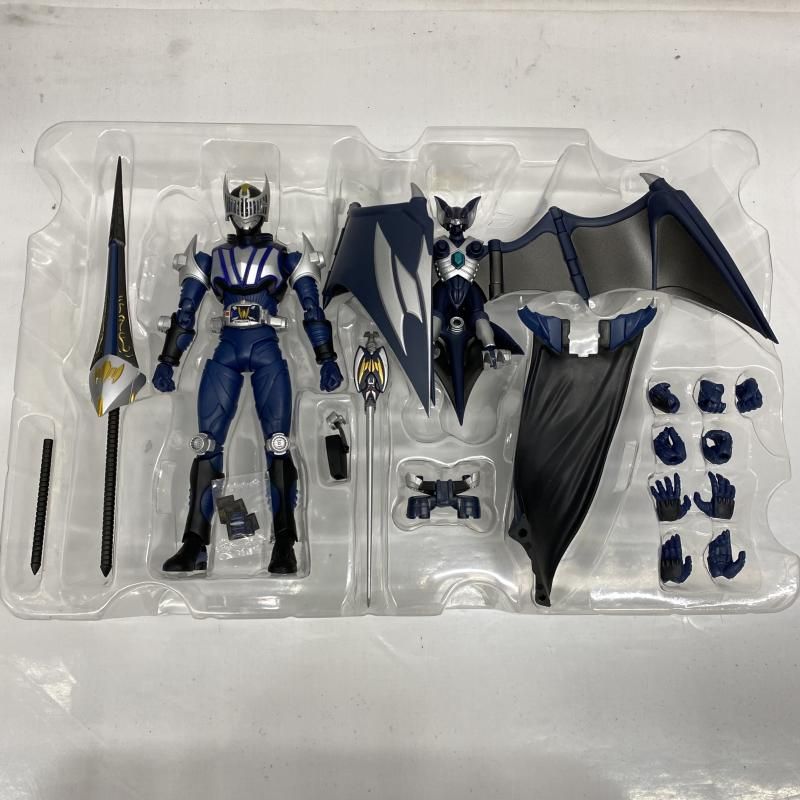 【中古】開封・パーツ欠品・箱いたみ)S.H.Figuarts 仮面ライダーナイトu0026ダークウイングセット[22]