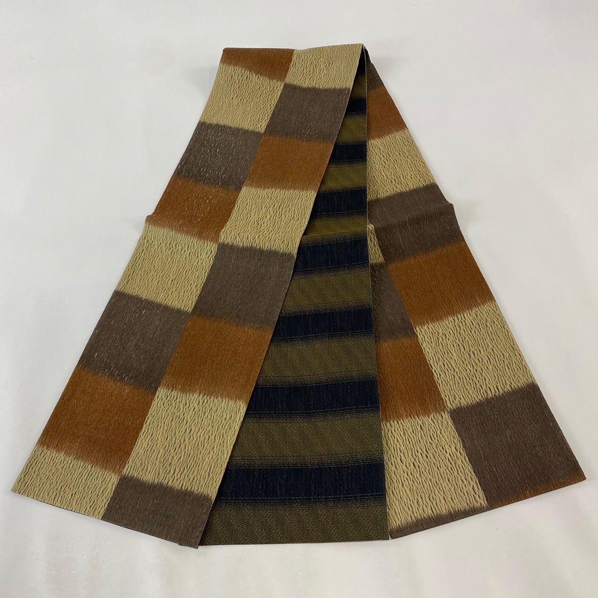 袋帯　依金天正　全通　茶系　縞 袋帯 美品 名品 市松 金糸 茶色 全通 正絹 【中古】 - メルカリ