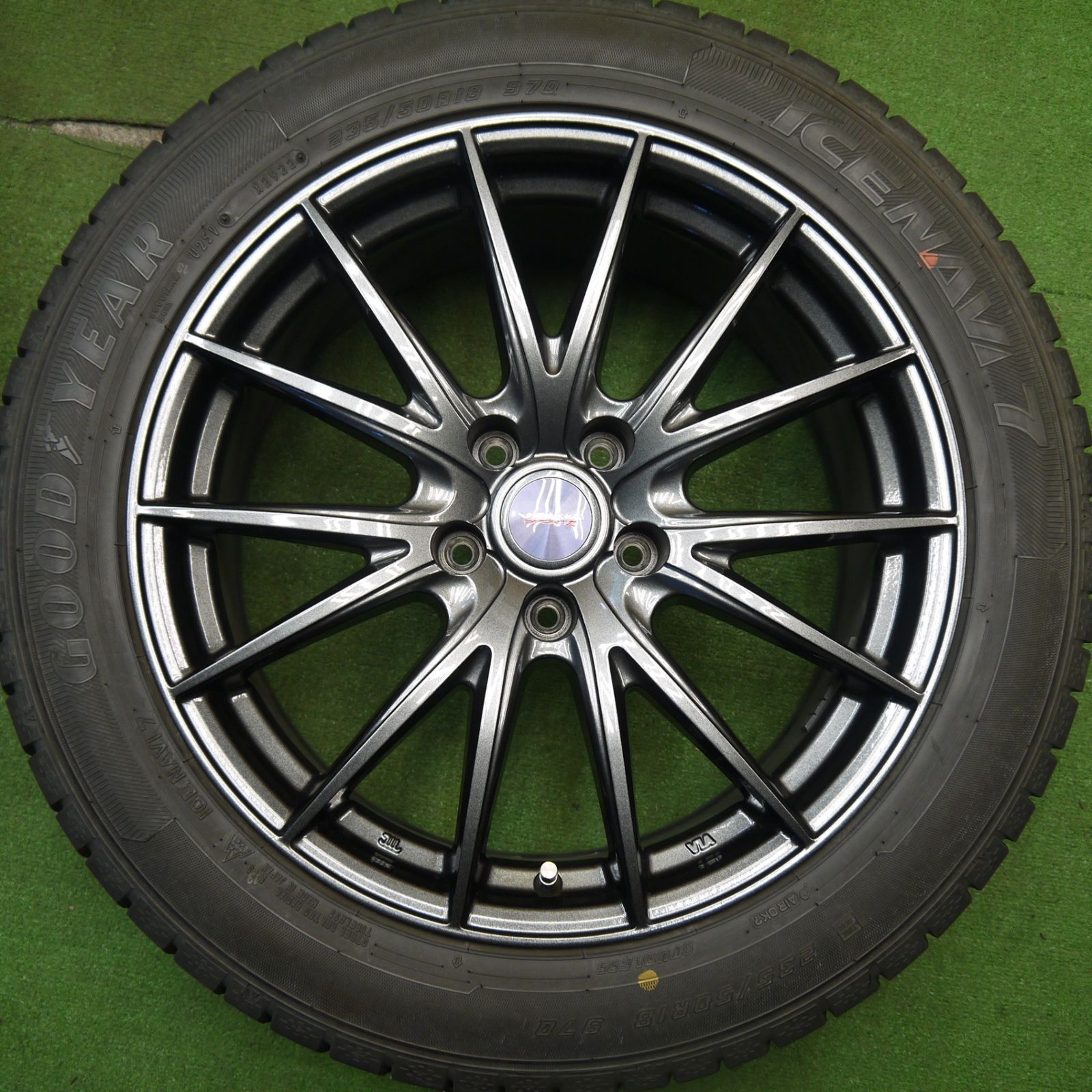 235|50R18