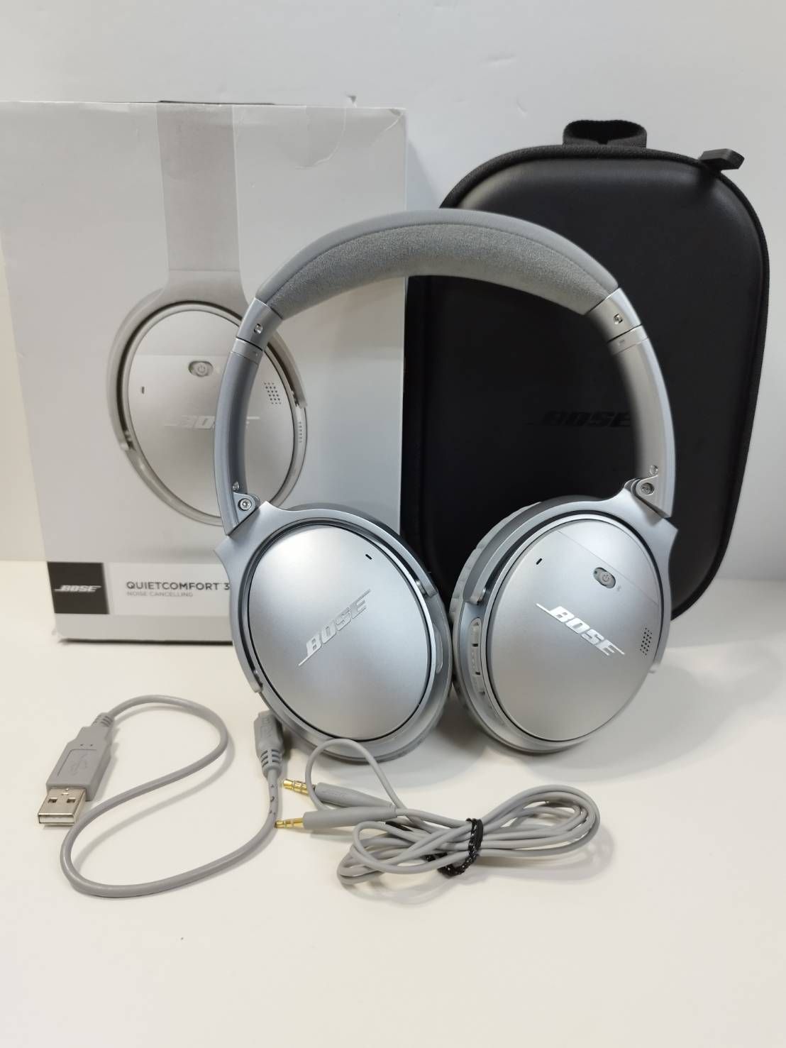 【希少】 BOSE QuietComfort35 シルバー ヘッドホン BOSE QUIETCOMFORT35 シルバー ボーズ ヘッドホン 希少 美品BOSE