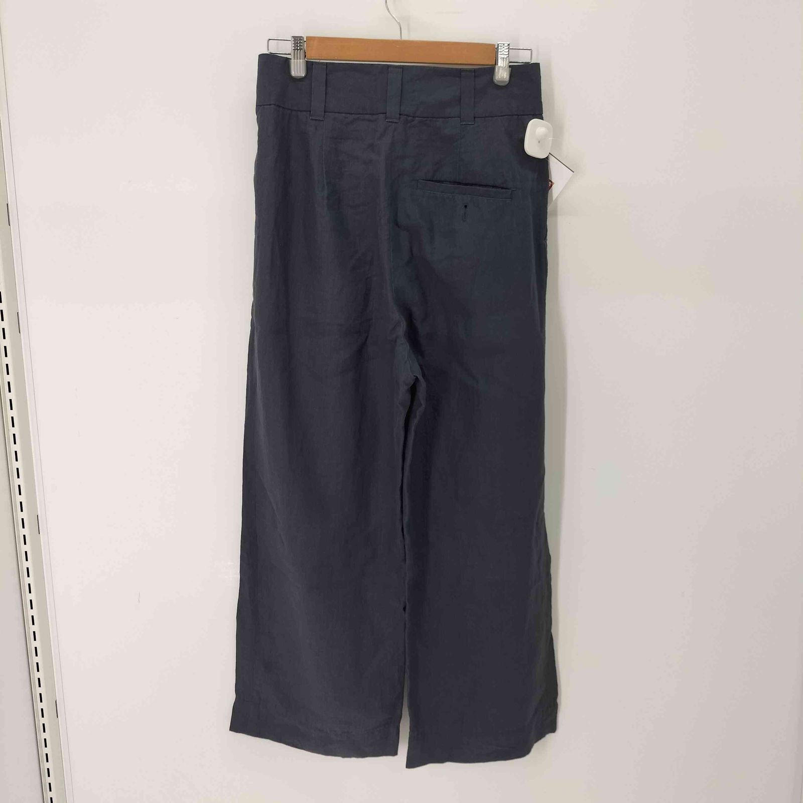 24SS マーガレットハウエル トラウザーパンツDENSE FINE LINEN MARGARET HOWELL（マーガレットハウエル）の「DENSE FINE LINEN