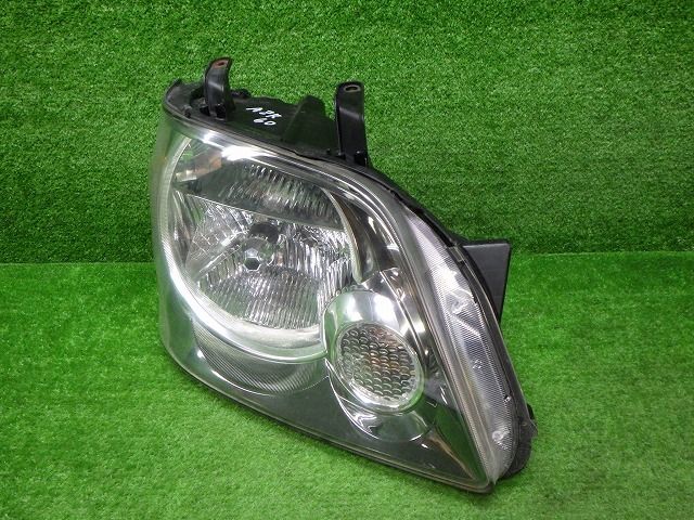 トヨタ AZR60/65 ノア 前期 右ヘッドライト HID 28-152 B1 バラスト付 241114031