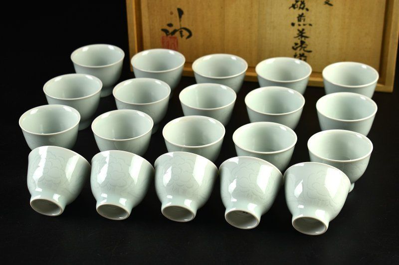 蔵A5488a 酔月陶苑 清水潤 萬古焼 青白磁 唐花文 煎茶碗揃 二十客 共箱
