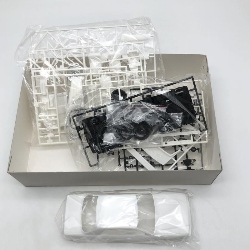 未組立 AOSHIMA アオシマ 1 24 ヤンキーレーシング熱血編シリーズ シーマ タイプII リミテッド 17 240017726559