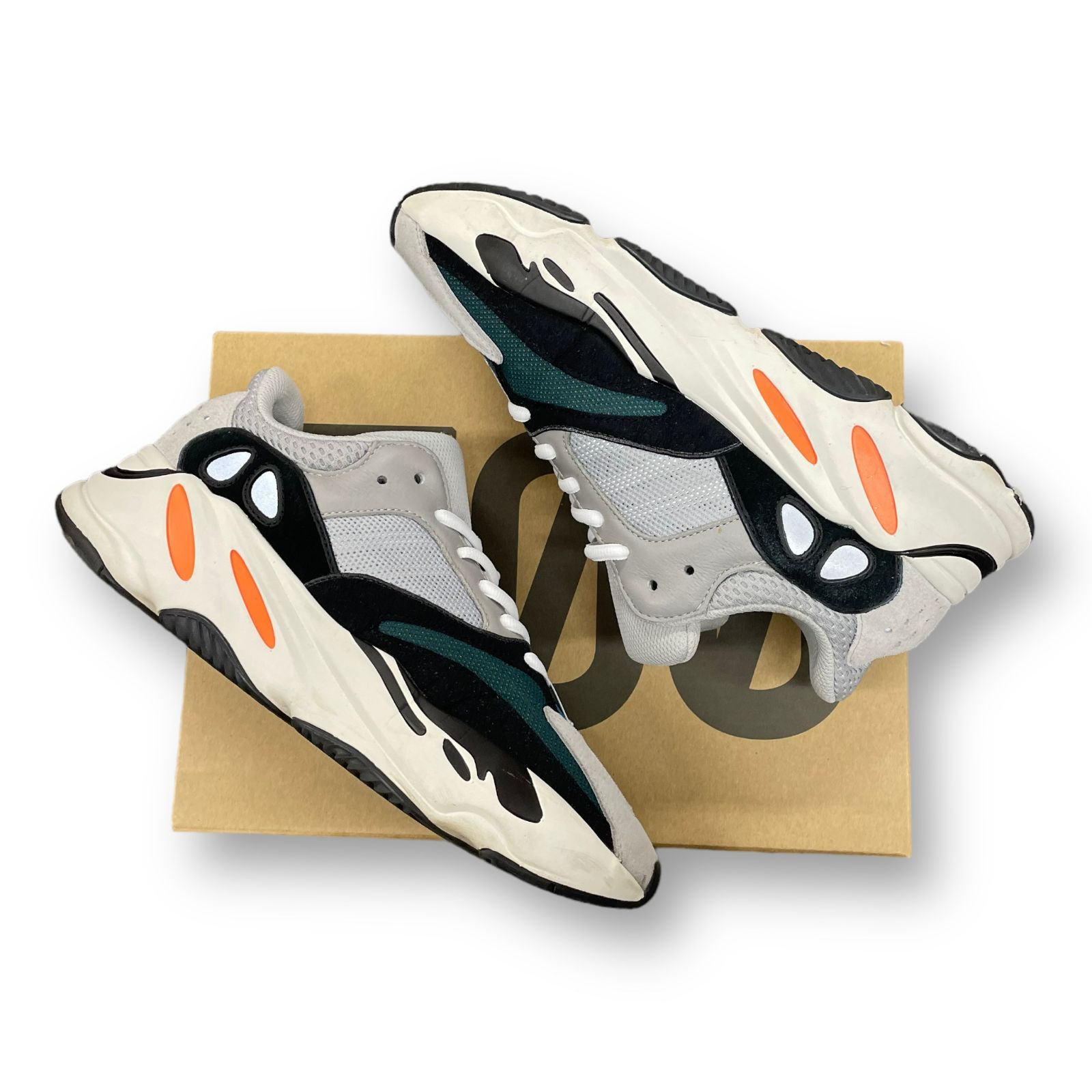 adidas YEEZY BOOST 700 Wave Runner イージーブースト 700
