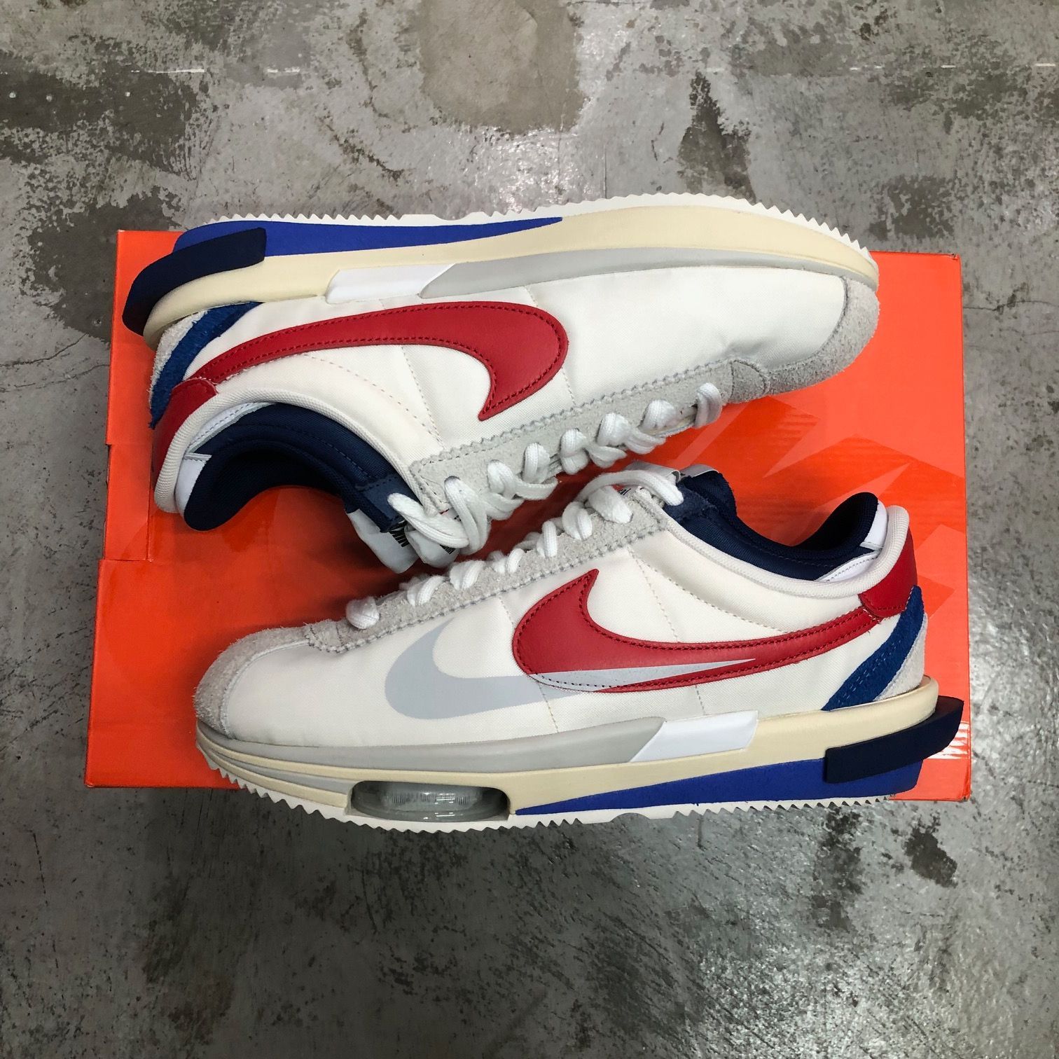 国内正規 sacai Nike Zoom Cortez White and University Red DQ0581-100 コラボ ズーム  コルテッツ スニーカー ナイキ サカイ 27cm 74737A1 - メルカリ