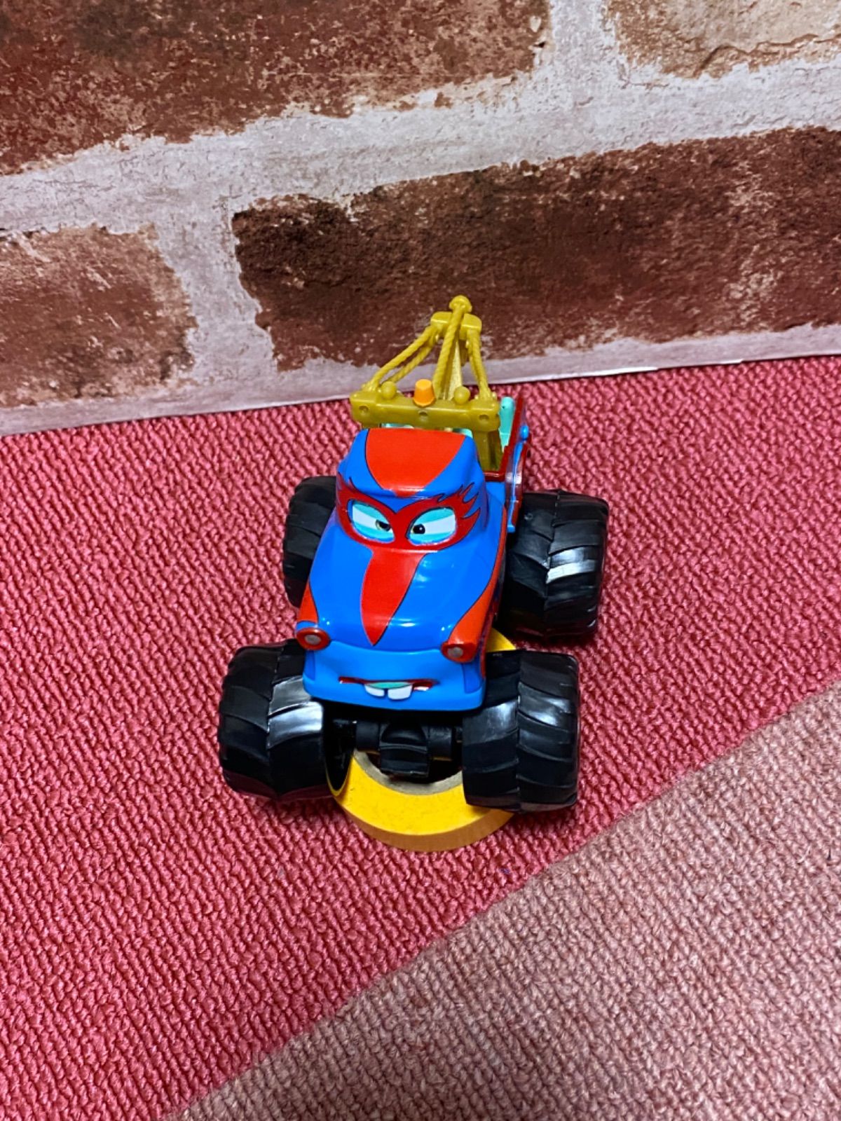 レア！ディズニー ピクサー カーズ TOON モンスター トラック プレイセット レア！ディズニー ピクサー カーズ TOON モンスター トラック