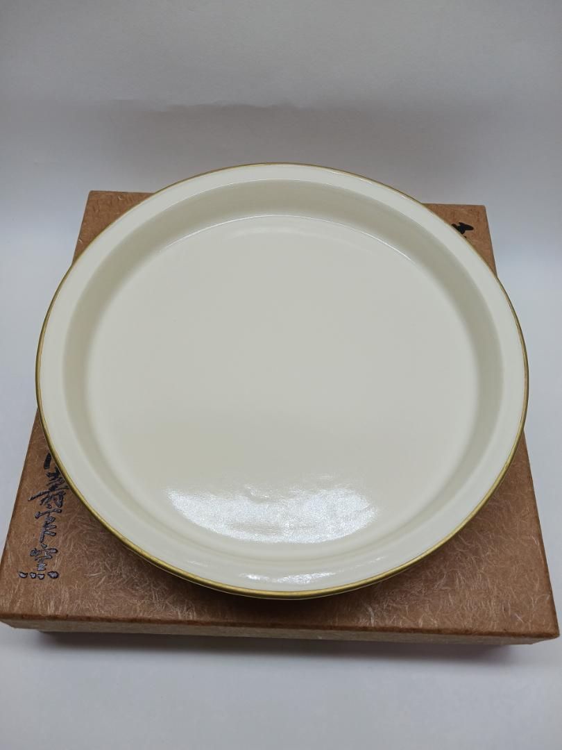 新品　白薩摩兎脚皿（中）　沈壽官窯　飾り皿 兎脚皿（中）[ウサギアシザラ(チュウ)]｜沈壽官窯（ちんじゅかん