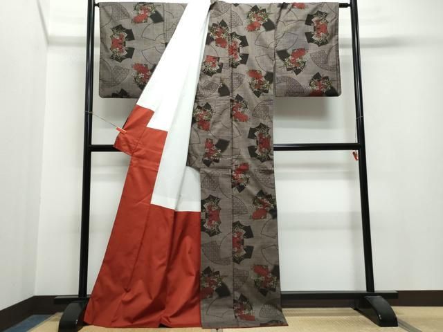本場大島紬　単衣　茶泥　９マルキ　横段花文様　正絹 kimonochidori_3-0081