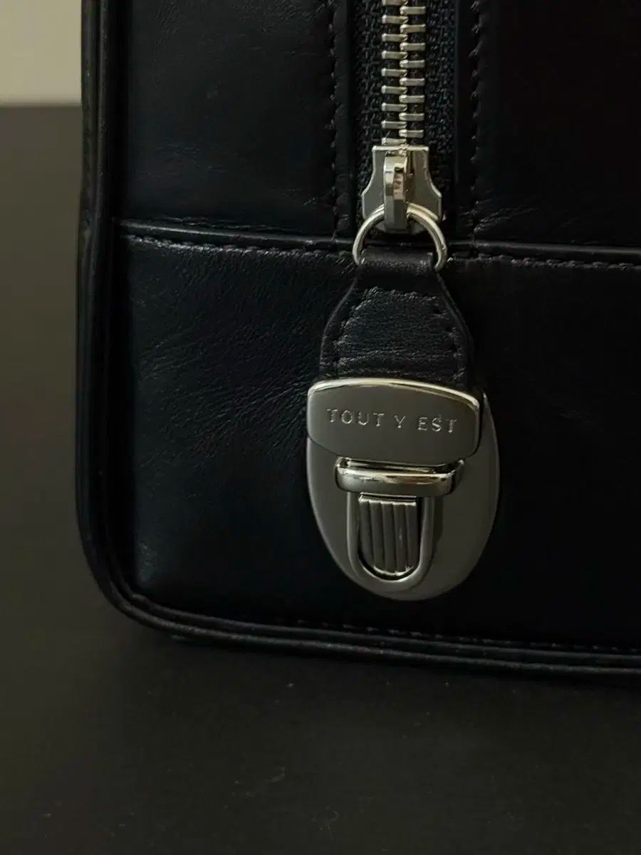 TOUT Y EST LOQUET BAG ロケットバッグ スモール ブラック